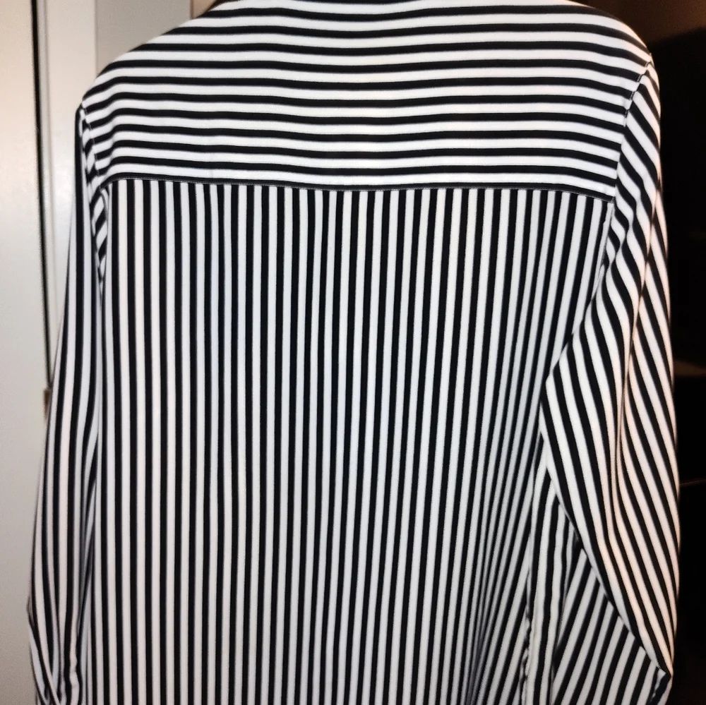 Blouse - Picture 2 of 6